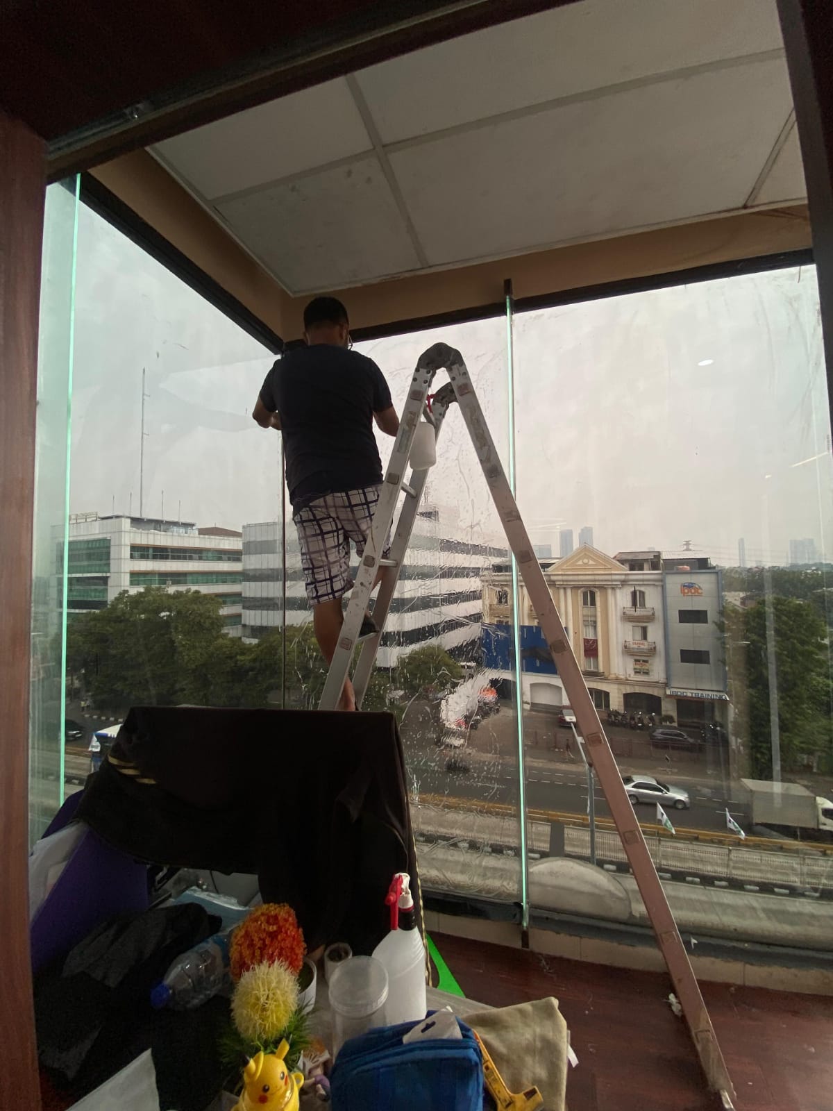 Instalasi Kaca Film Gedung Profesional